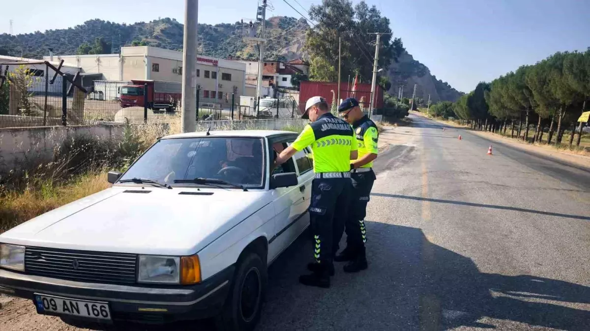 aydinda-jandarmadan-sok-kontrol-201-arac-sorgulandi-y33n8izX.jpg