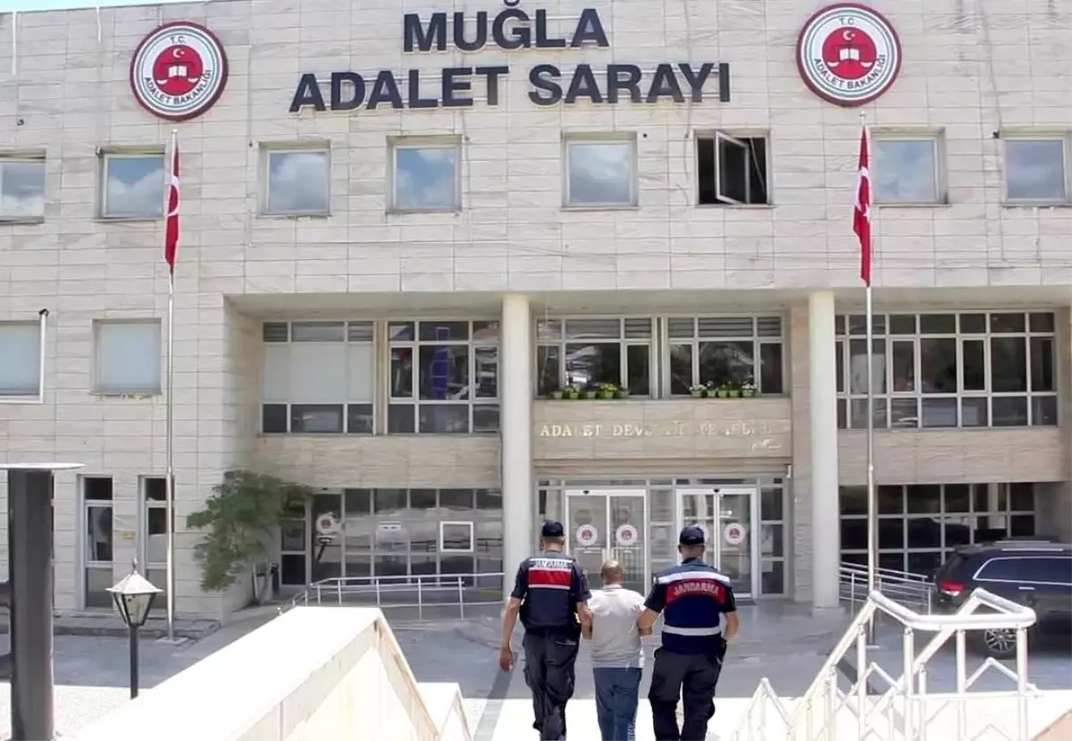muglada-dolandiricilik-kabahatinden-aranan-sahis-yakalandi-lWxVJHYj.jpg