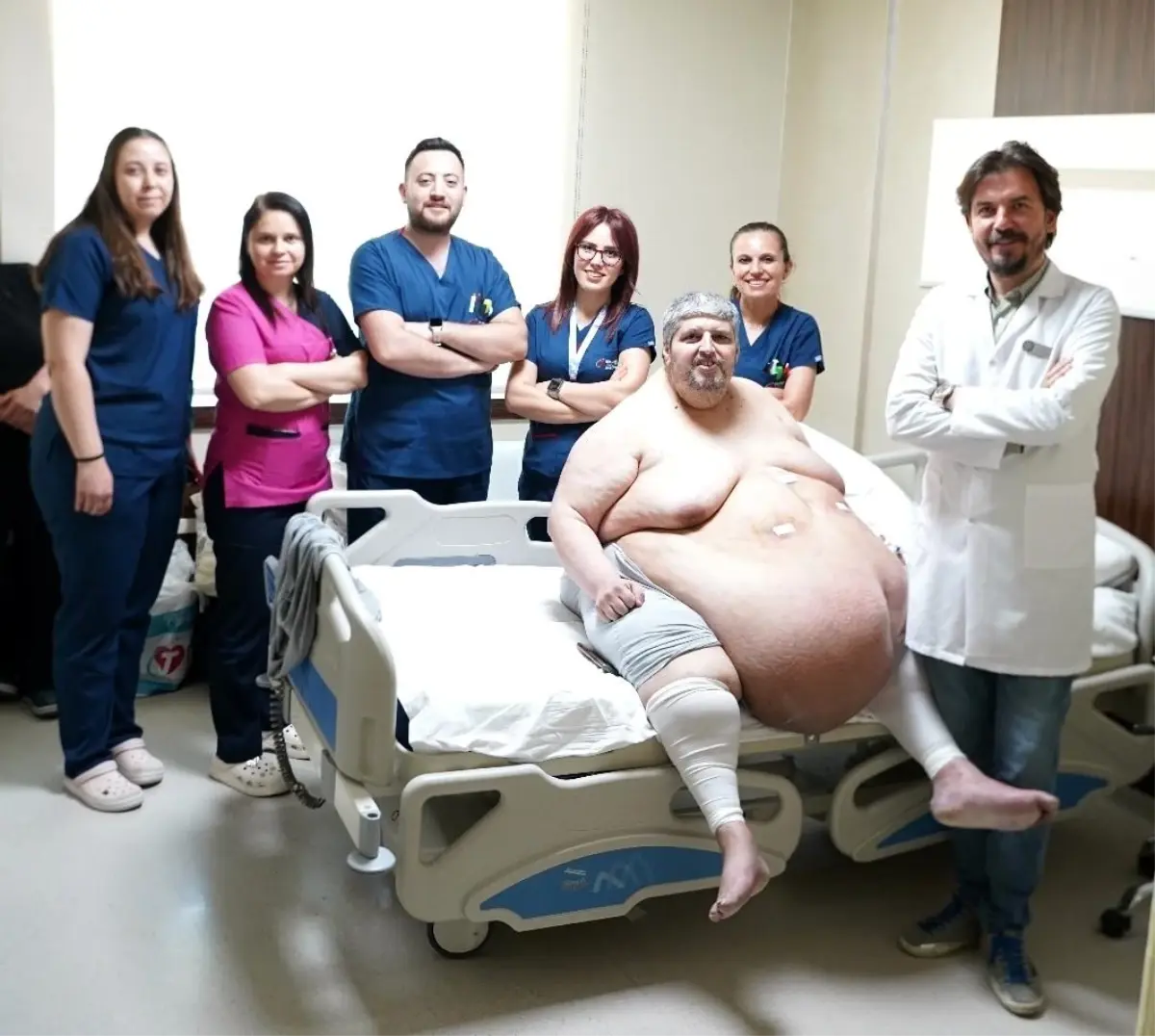 hastaneye-sedye-ile-gelen-310-kiloluk-aydinli-adam-yuruyerek-taburcu-oldu-7ggruIka.jpg
