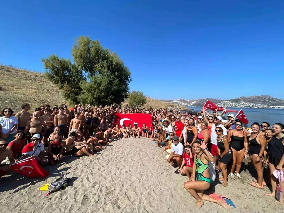 bodrumda-30-agustos-zafer-bayrami-denizde-coskuyla-kutlandi-gyHTnDDi.jpg