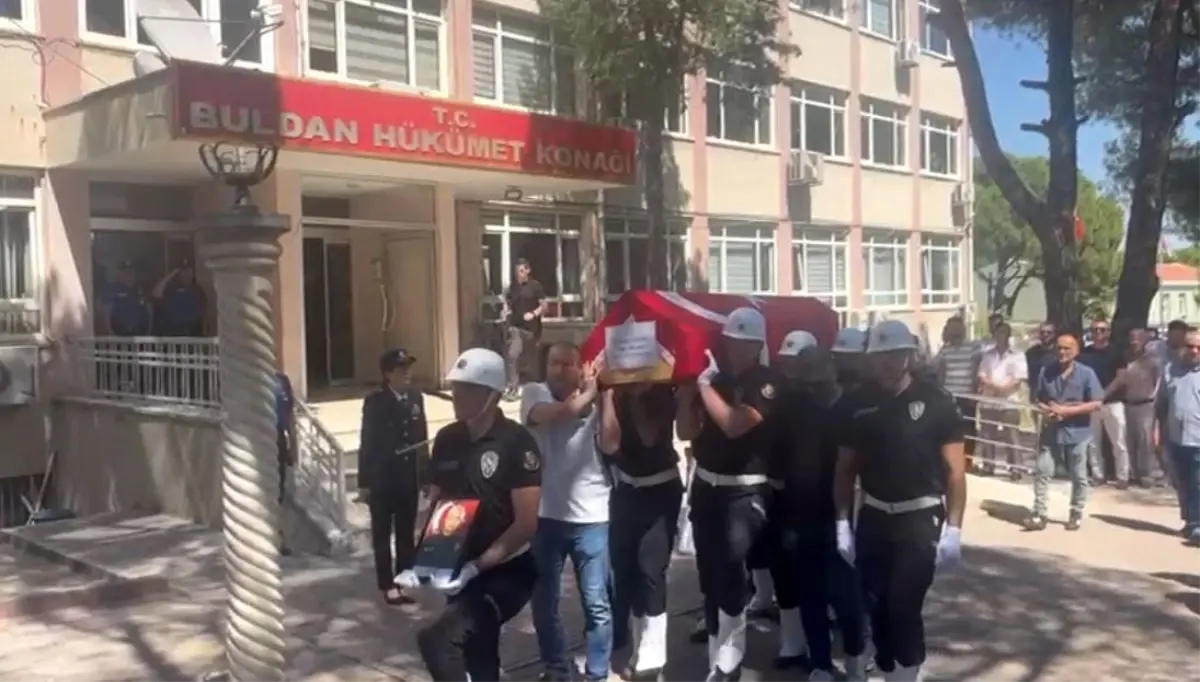 buldanda-hayatini-kaybeden-polis-memuru-icin-merasim-duzenlendi-qevDAcNX.jpg