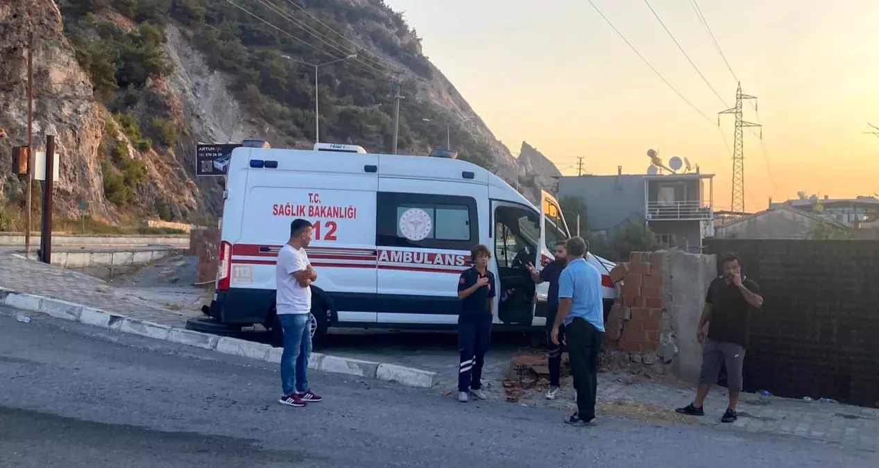 sokede-ambulans-ile-cip-carpisti-yarali-yok-NUpVasBO.jpg